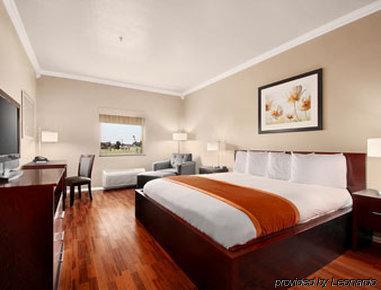 Lone Star Inn & Suites Groesbeck Exteriör bild